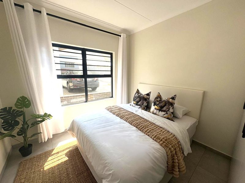 3 Bed 2 Bath Apartment in Tamarino Estate Fourways – Where Contemporary Elegance Meets Effortless Living - Photo 9