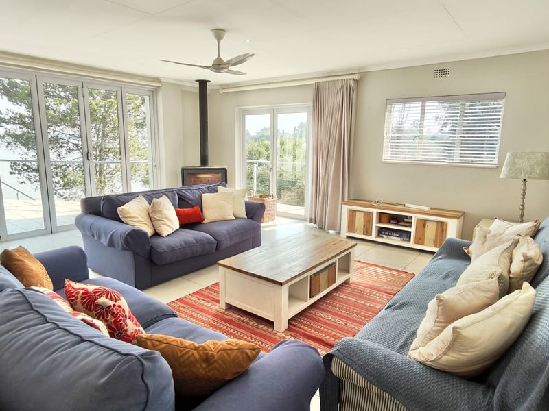 Luxury Waterfront Living at Waterhaven Estate - Photo 3