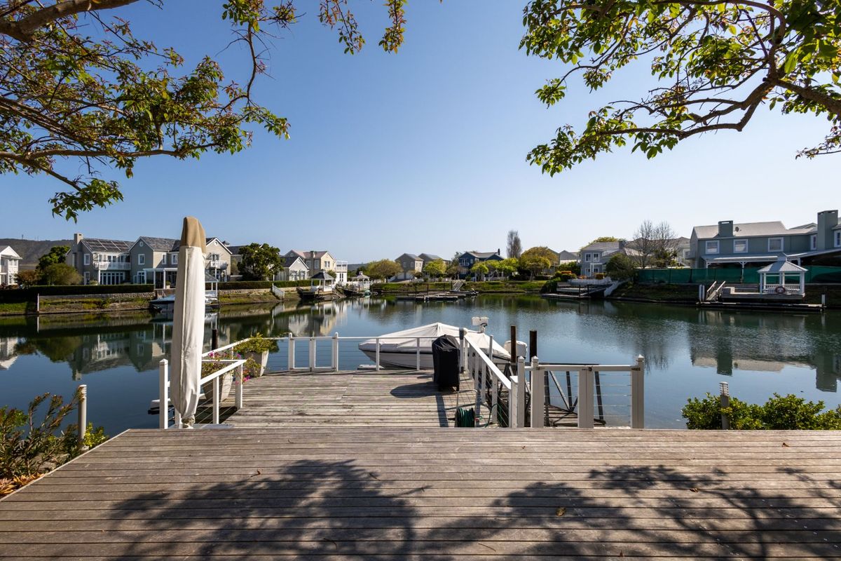 Exceptional Waterfront Home on Thesen Islands - Photo 2