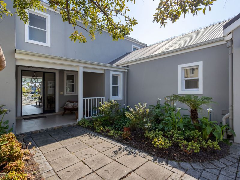 Exceptional Waterfront Home on Thesen Islands - Photo 4