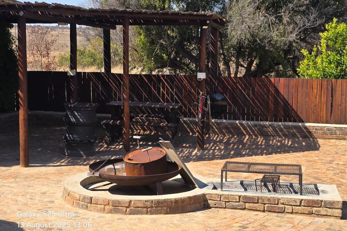 Own your Piece of Bushveld Heaven in Dinokeng Big 5 area and totally of grid - Photo 3