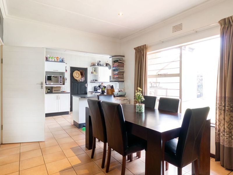 Modern, Energy-Efficient Family Home in a Prime Location! - Photo 8