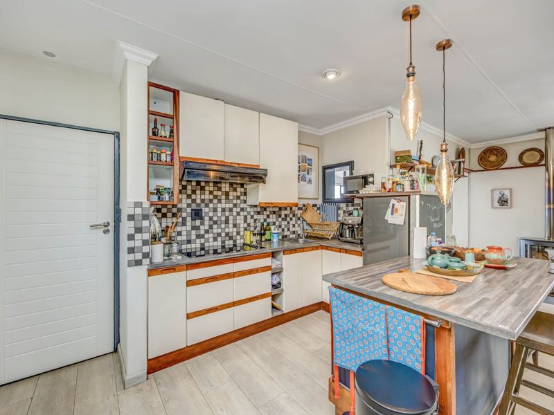 2 Bed 2.5 Bath Luxury Apartment To Let in Northcliff  - Photo 3