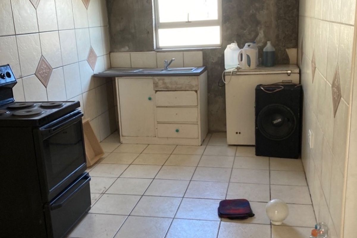 4 bedroom Duplex home - Photo 4