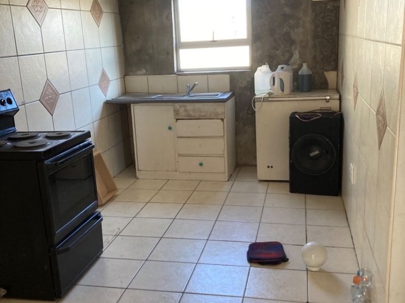 4 bedroom Duplex home - Photo 4