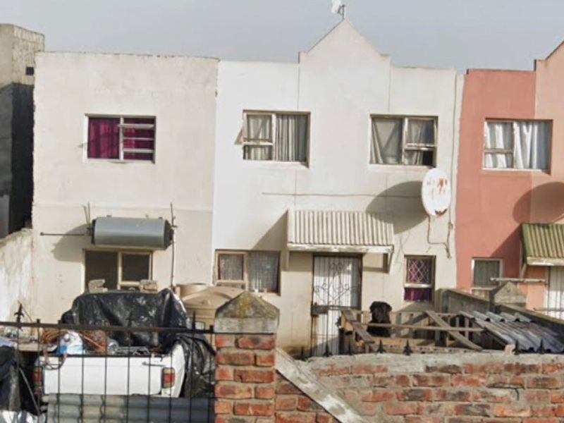 4 bedroom Duplex home - Photo 2