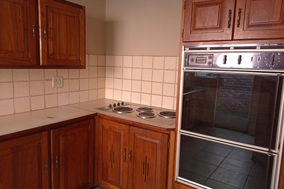 Townhouse for the Decerning Buyer - Photo 4