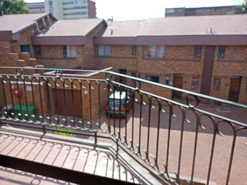 Townhouse for the Decerning Buyer - Photo 10