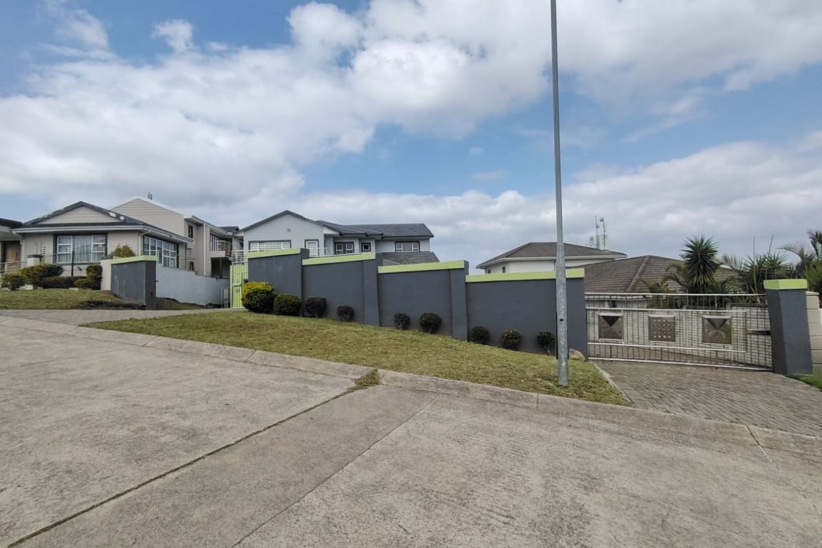 4 Bedroom House in Nahoon Valley Park - Photo 3