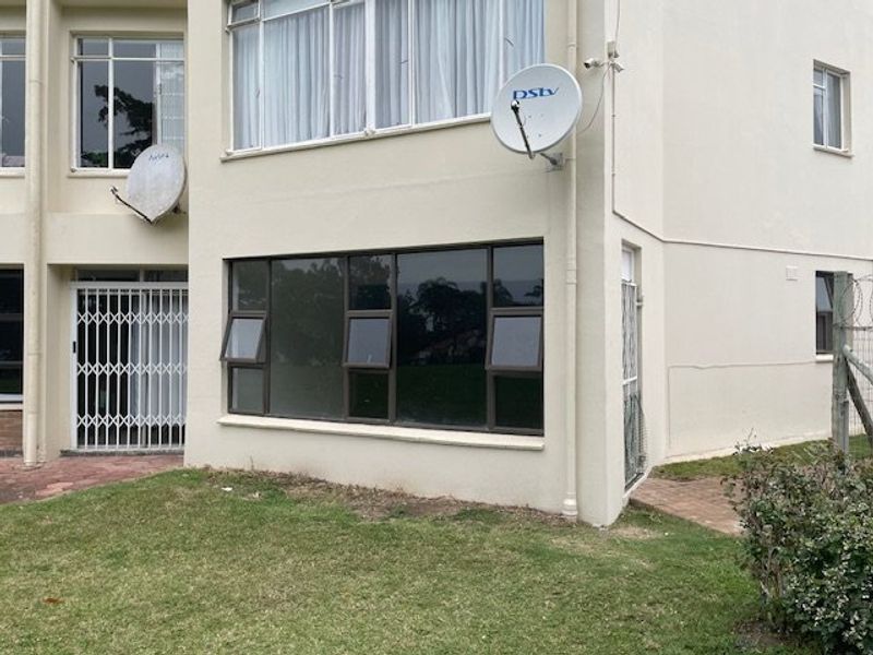 Ground-Floor 3-Bedroom Apartment with Garden Access, Sea Views & Pet-Friendly Living in Margate - Photo 2