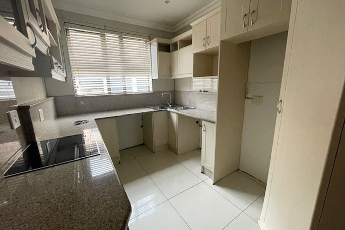 Ground-Floor 3-Bedroom Apartment with Garden Access, Sea Views & Pet-Friendly Living in Margate - Photo 4