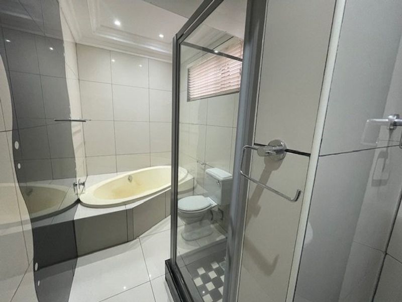 Ground-Floor 3-Bedroom Apartment with Garden Access, Sea Views & Pet-Friendly Living in Margate - Photo 7