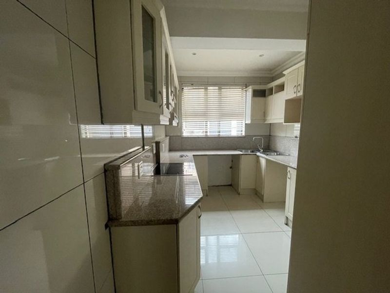 Ground-Floor 3-Bedroom Apartment with Garden Access, Sea Views & Pet-Friendly Living in Margate - Photo 6