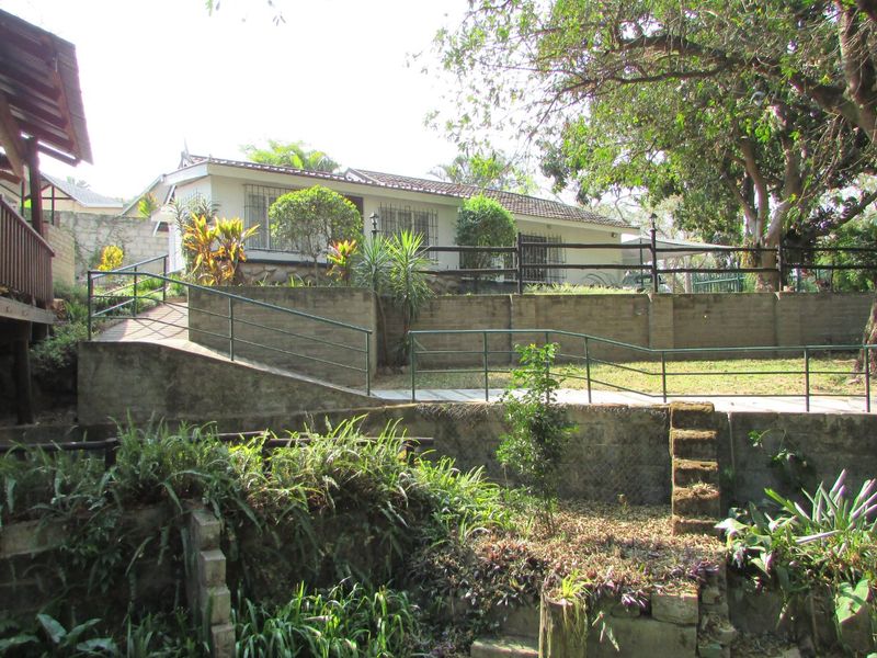 House with granny flat - Photo 2