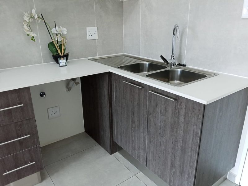 Modern 1-Bedroom 1Bathroom Apartment for Sale in North Riding | Tamarino Estate - Photo 6