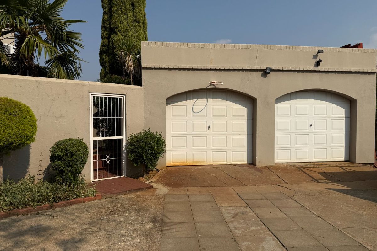 Exclusive Multi-Stand Property Package in Irenepark – 5-Bedroom Home, Flatlet & 2 Vacant Stands" - Photo 3