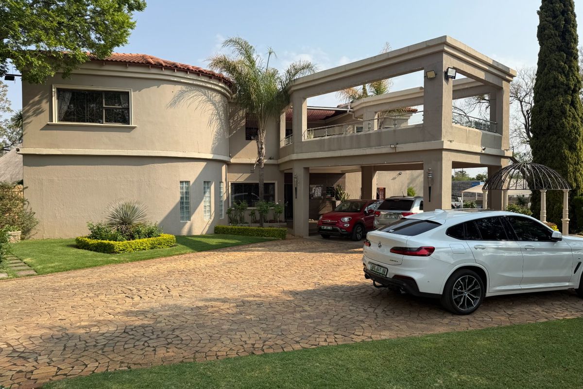 Exclusive Multi-Stand Property Package in Irenepark – 5-Bedroom Home, Flatlet & 2 Vacant Stands" - Photo 2