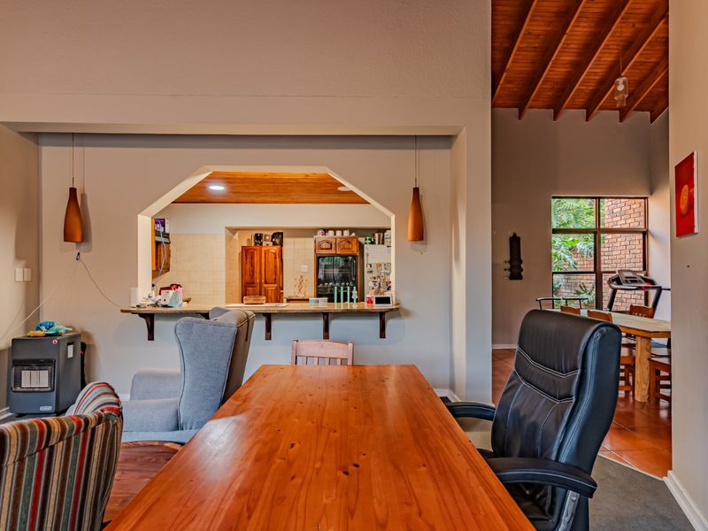 Secure Stand-Alone Sectional Home in Exclusive 5-Unit Estate – Waterkloof Ridge - Photo 9