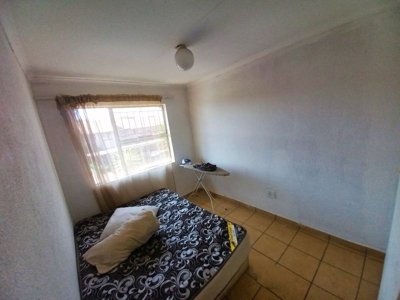 Spacious 3-Bedroom Apartment in Impala Lake with Pool & Playground - Photo 10