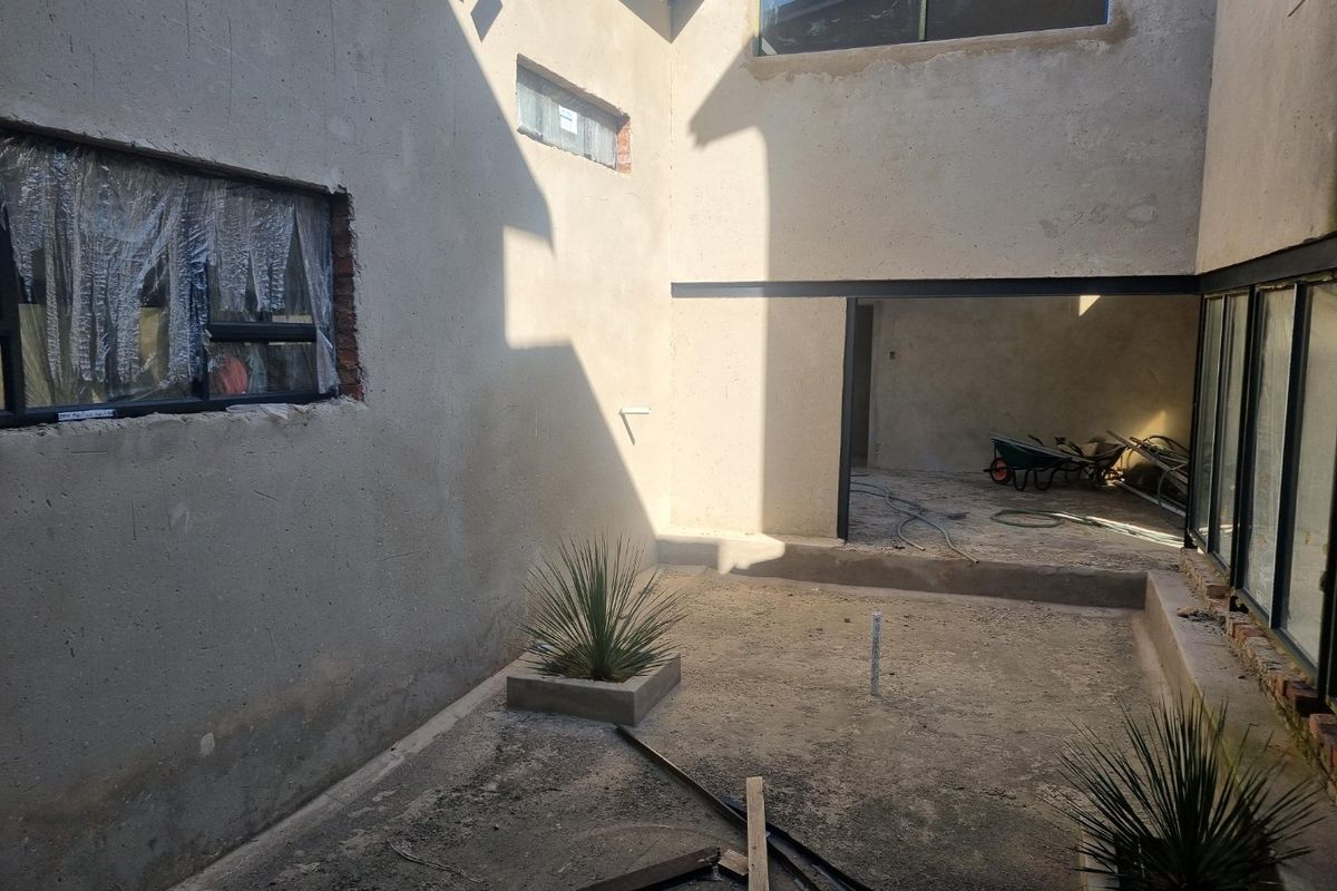 An entretainers dream with magnificent hilltop views - Photo 3