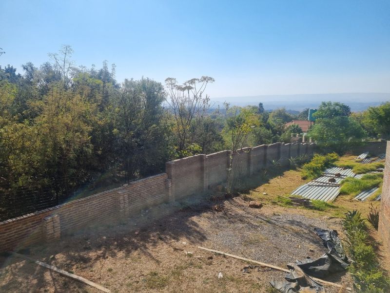 An entretainers dream with magnificent hilltop views - Photo 9