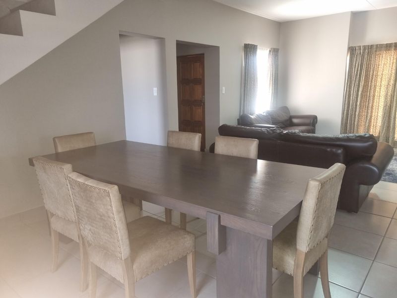 4 Bed House in Waterlake Farm Lifestyle Estate for Sale - Photo 5