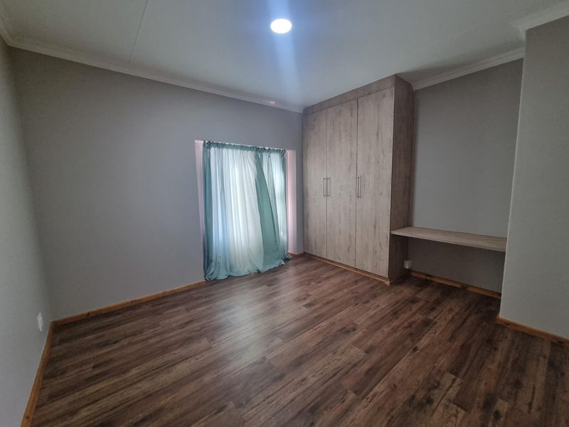 4 Bed House in Waterlake Farm Lifestyle Estate for Sale - Photo 10