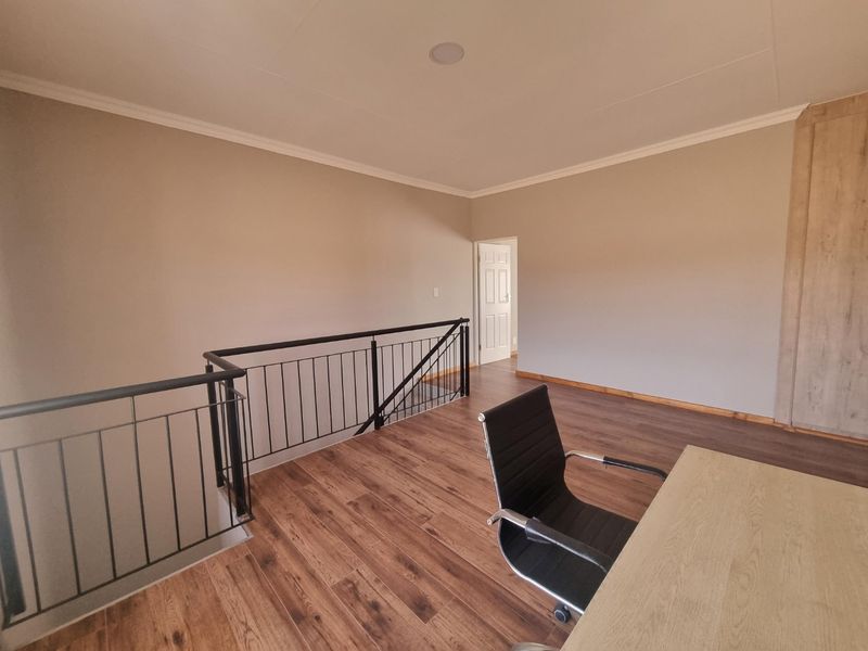 4 Bed House in Waterlake Farm Lifestyle Estate for Sale - Photo 9