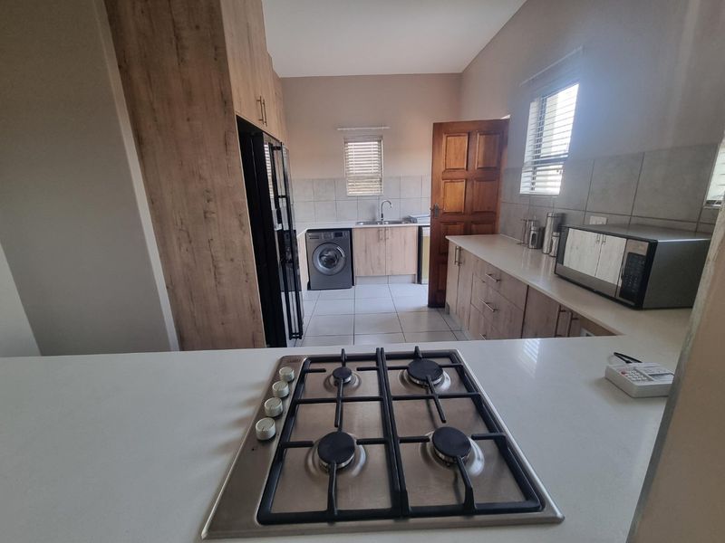 4 Bed House in Waterlake Farm Lifestyle Estate for Sale - Photo 8