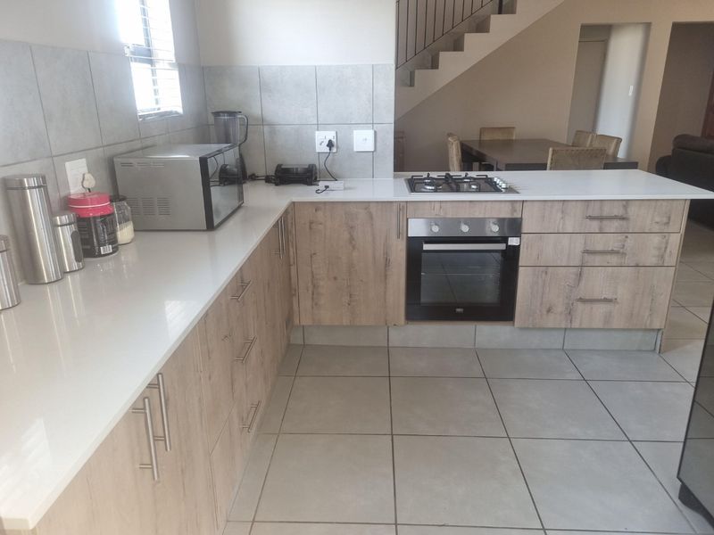 4 Bed House in Waterlake Farm Lifestyle Estate for Sale - Photo 7