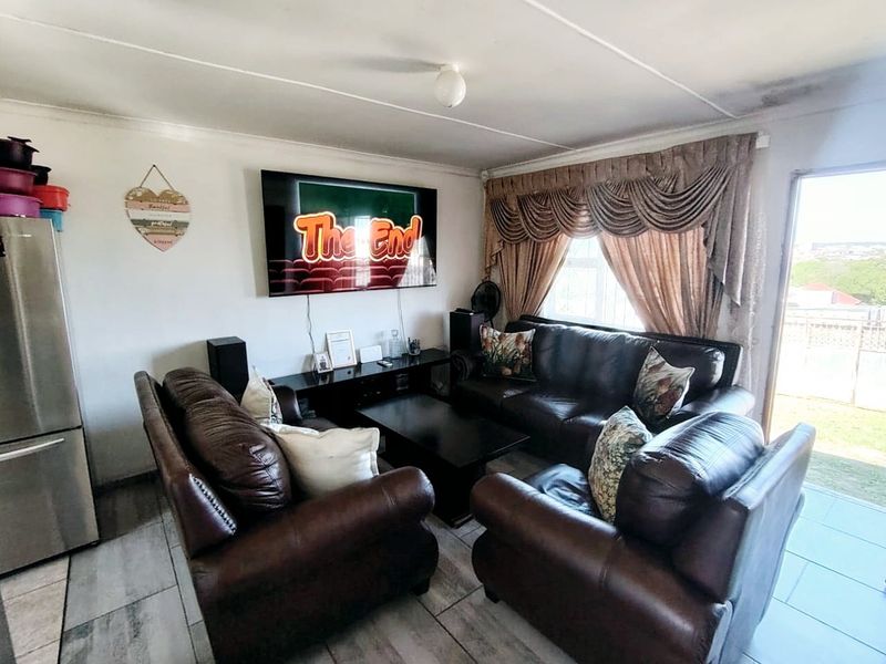 2 Bedrooms House For Sale - Photo 9