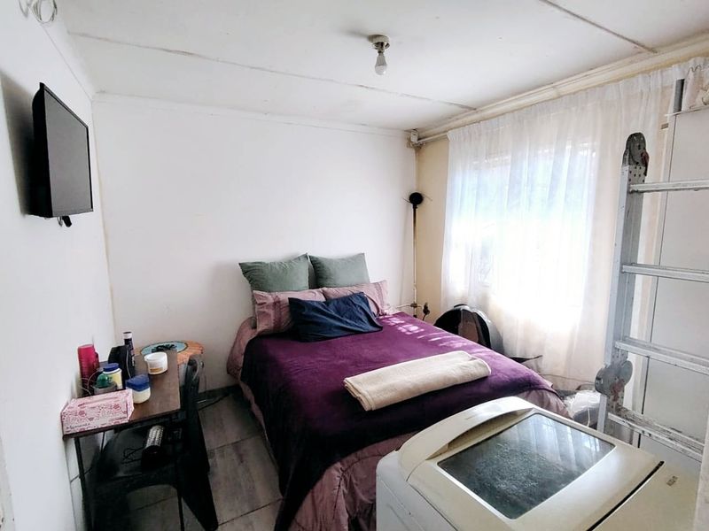 2 Bedrooms House For Sale - Photo 8