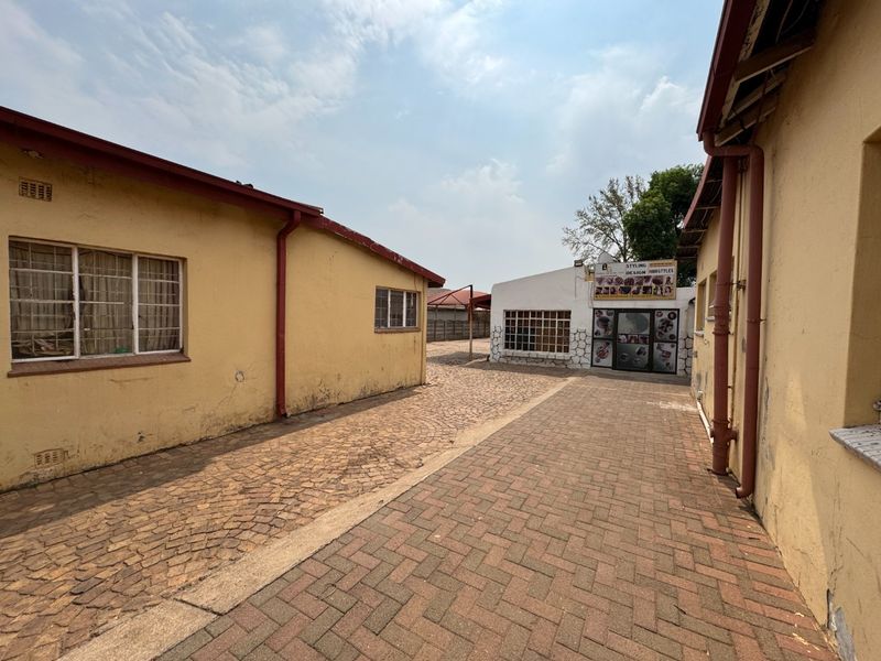 Prime Multi-Use Investment Opportunity - Photo 4