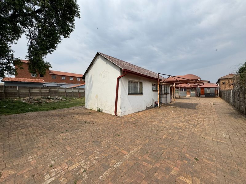 Prime Multi-Use Investment Opportunity - Photo 5