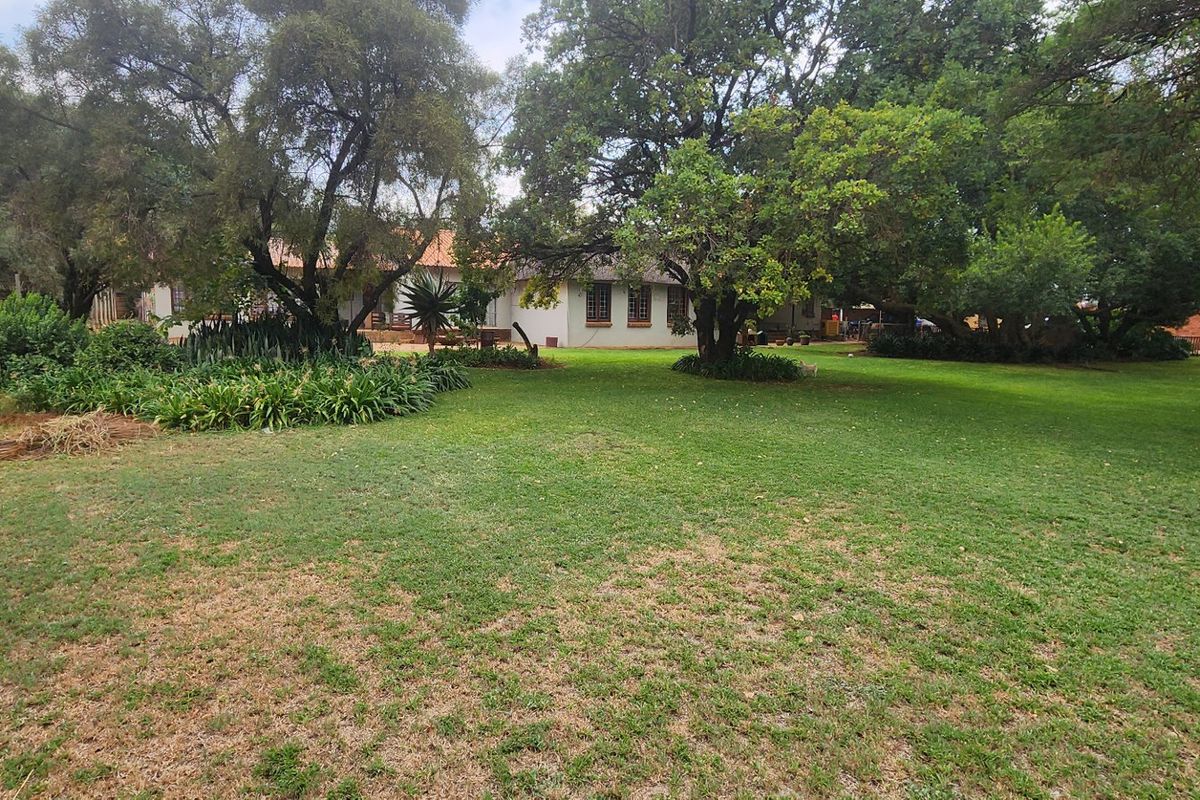 Charming 5-Bedroom Farm in Rietfontein with Business Potential - Photo 3