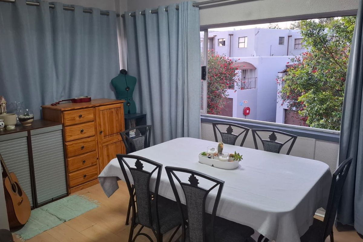 Spacious 3-Bedroom Apartment with Balcony & Backup Power  - Photo 4