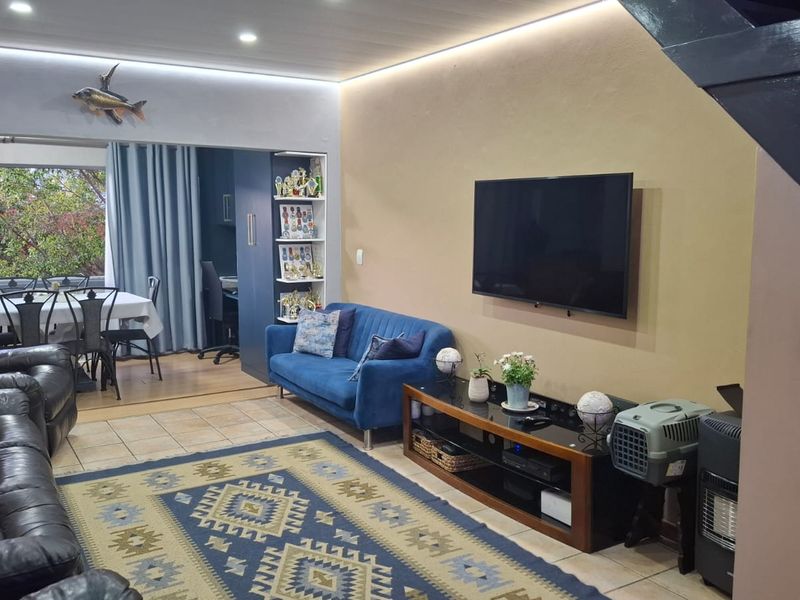 Spacious 3-Bedroom Apartment with Balcony & Backup Power  - Photo 7