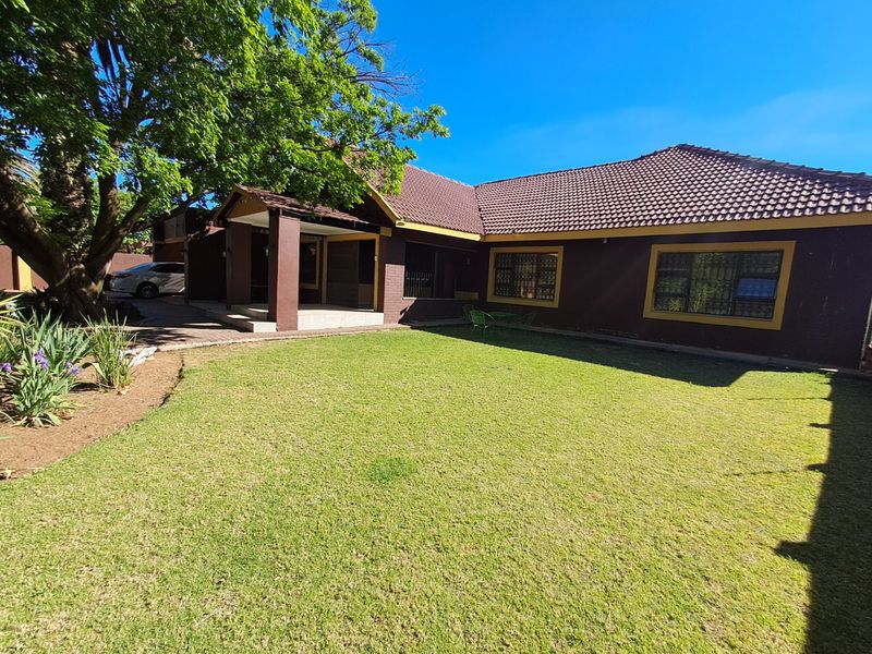 Neat and Modern 3 Bedroom House in Wilkeville. - Photo 3