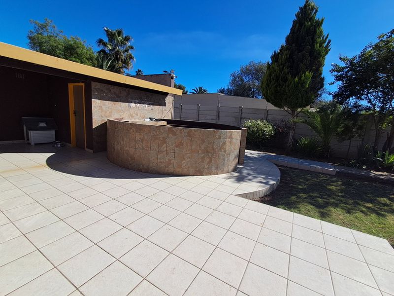 Neat and Modern 3 Bedroom House in Wilkeville. - Photo 9