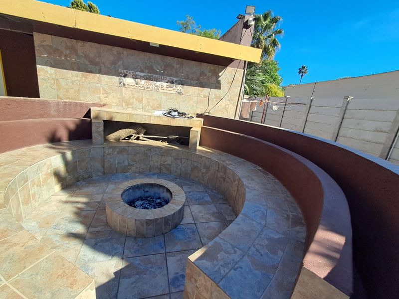 Neat and Modern 3 Bedroom House in Wilkeville. - Photo 8