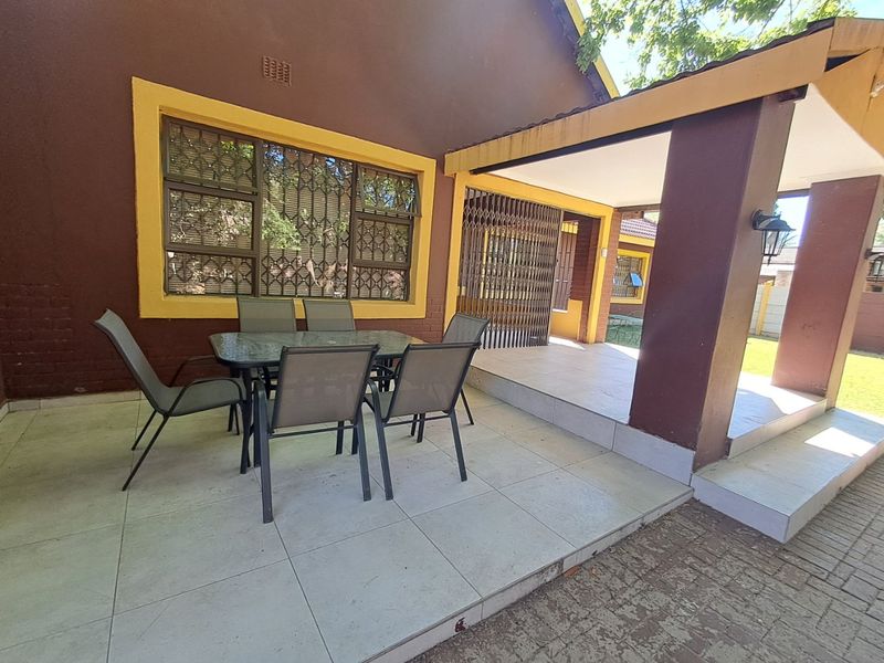 Neat and Modern 3 Bedroom House in Wilkeville. - Photo 7