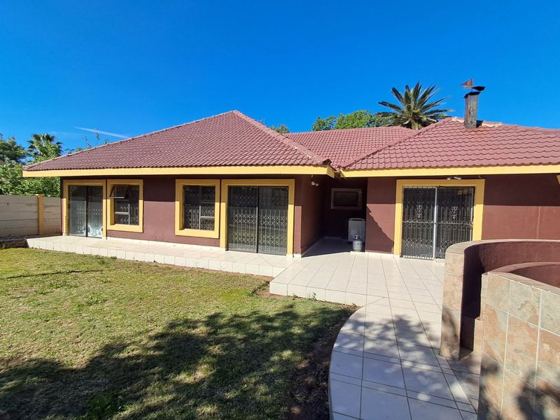 Neat and Modern 3 Bedroom House in Wilkeville. - Photo 4