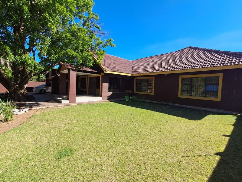 Neat and Modern 3 Bedroom House in Wilkeville. - Photo 2