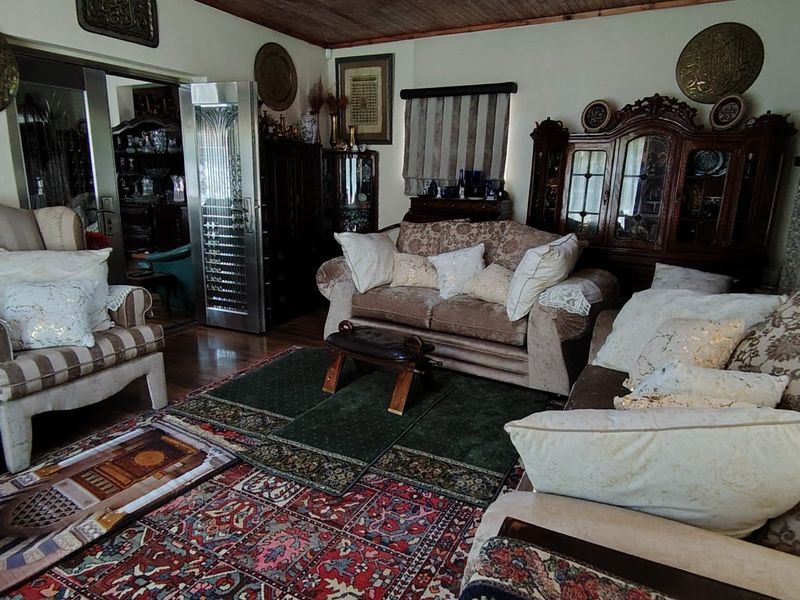 Versatile 5-Bedroom Family Home with Dual Living in Eldoraigne, Centurion - Photo 10