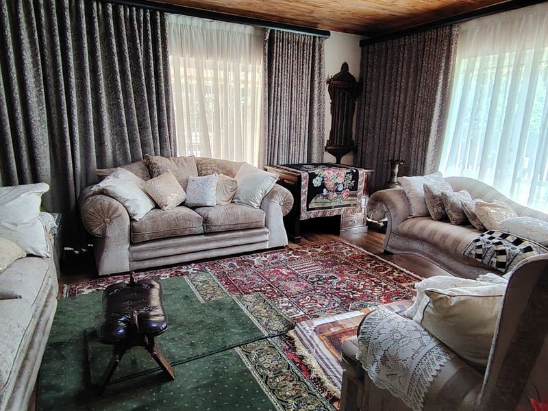 Versatile 5-Bedroom Family Home with Dual Living in Eldoraigne, Centurion - Photo 9