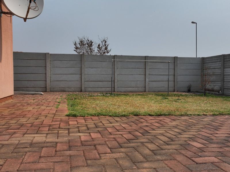 Spacious 3Bedroom House for Sale in Sky City - Photo 7
