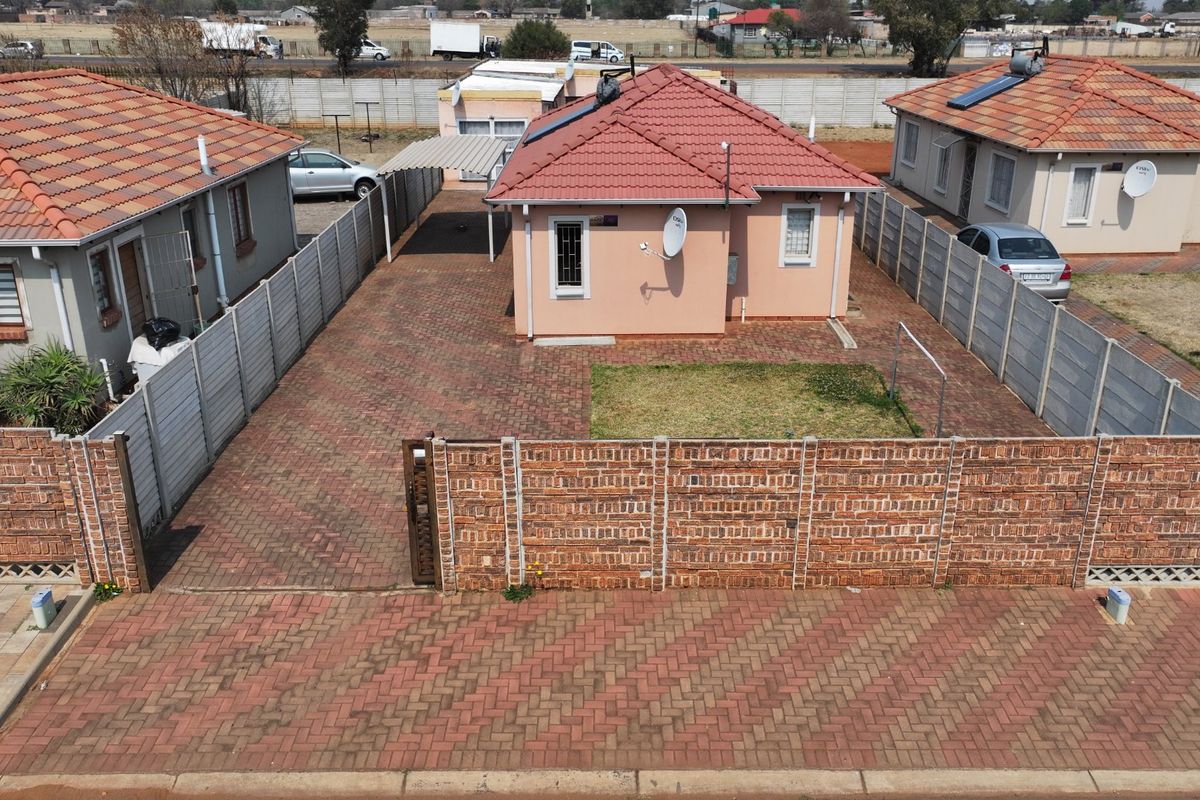 Spacious 3Bedroom House for Sale in Sky City - Photo 3