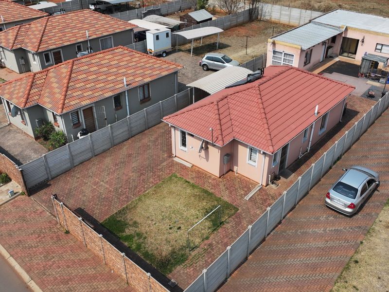 Spacious 3Bedroom House for Sale in Sky City - Photo 1