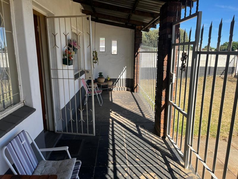 Two bedroom house for sale in Randlespark - Photo 2