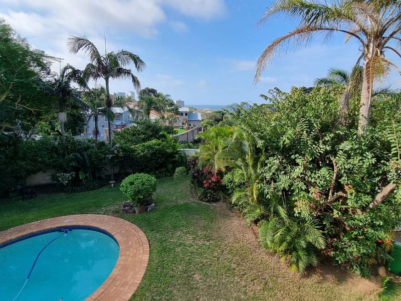 For sale in Umhlanga, four bedroomed dream home with beautiful sea views. - Photo 3